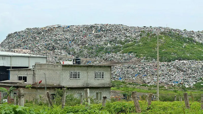 La Fortaleza, toneladas de residuos chilangos contaminan el aire de Morelos [Fotorreportaje]	
